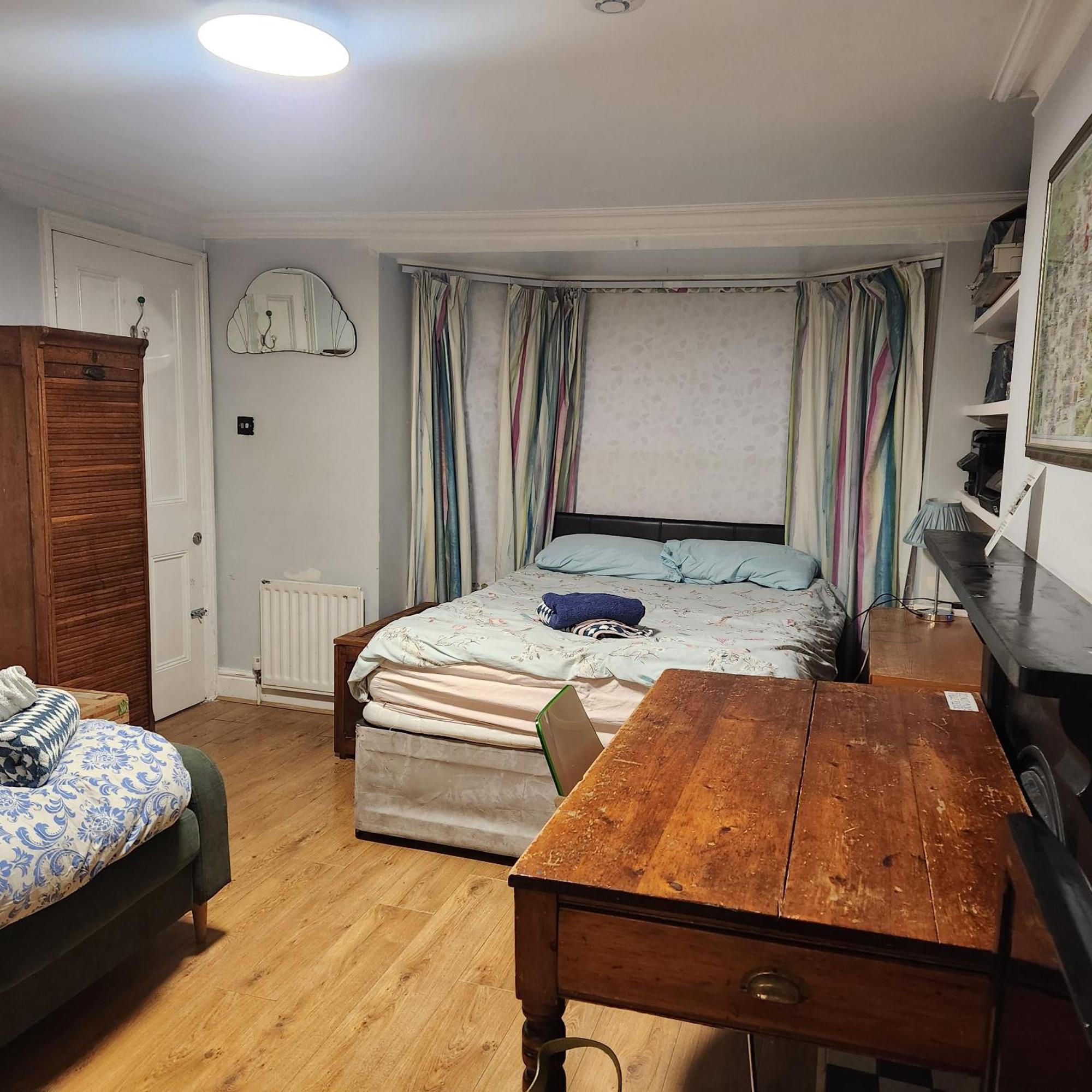 Apartemen Great Self-contained Flat